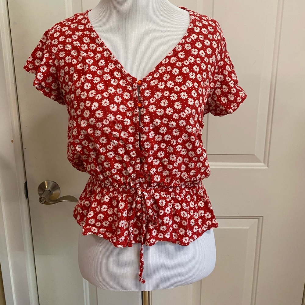 Short sleeve flower top